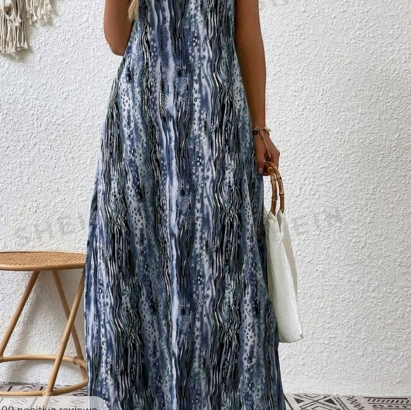 Dress - Picture 2 of 2